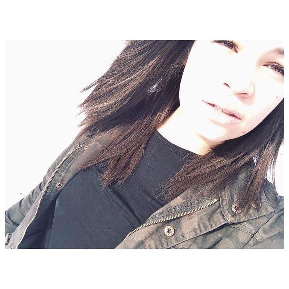 Meet your Posher, Zoe - Picture 1 of 1